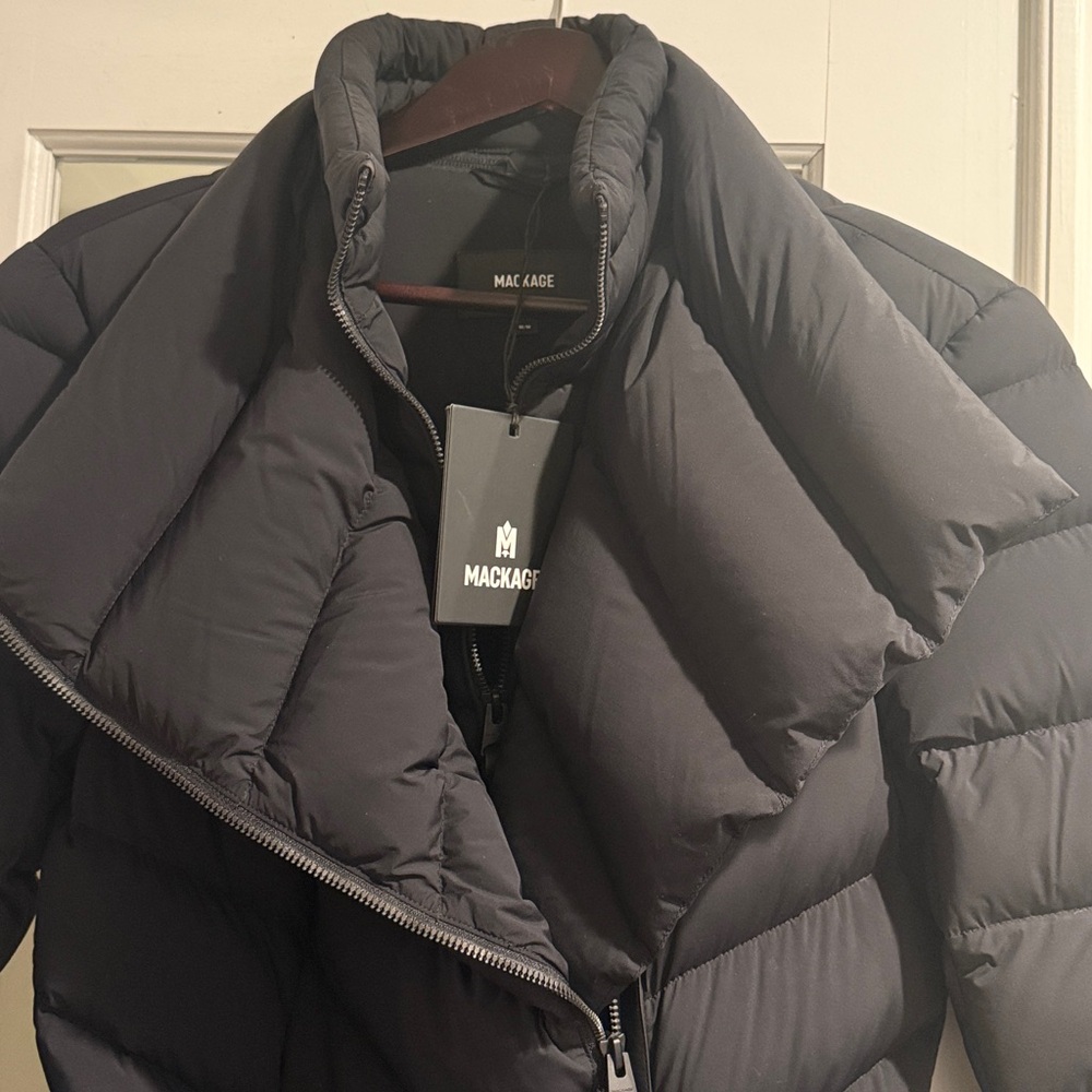 NWT Mackage Ilena Down Jacket. Black, Sz Med. Great Luxury Gift for the Holidays - Picture 3 of 15